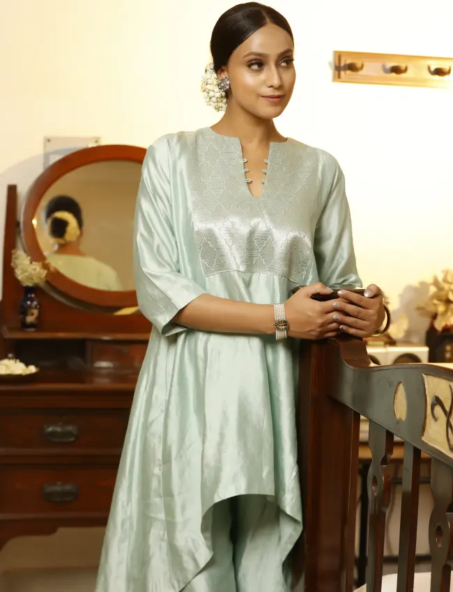 Eeda_Sehej_High_Low_KurtaSet