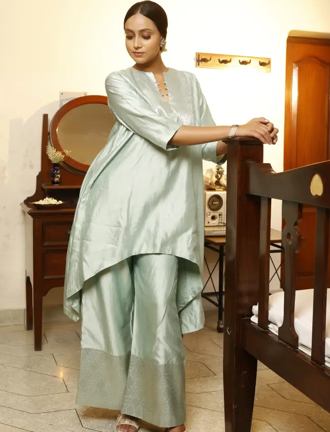 Eeda_Sehej_High_Low_KurtaSet