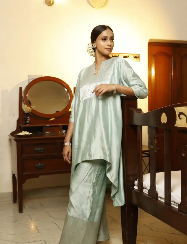 Eeda_Sehej_High_Low_KurtaSet