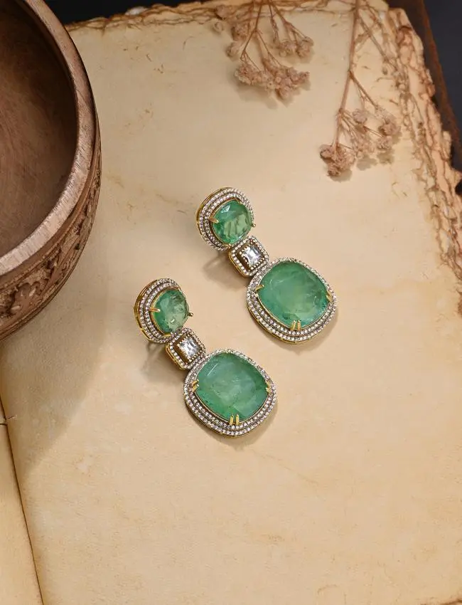 Lustrous Green Dangler Earrings JBRMR24ER26