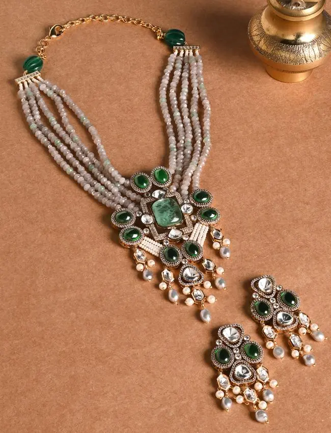 Opalescent Necklace With Earrings JBRMR24NKS57