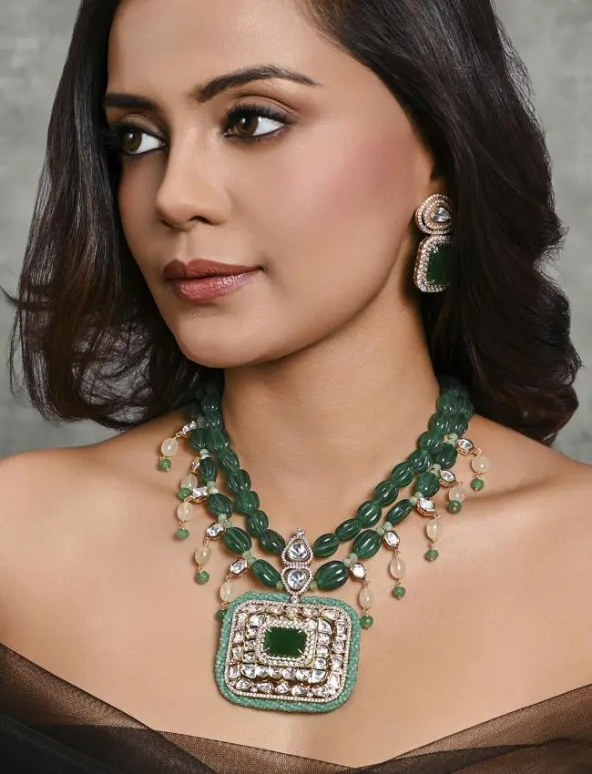 Twinkling Necklace With Earrings JBRMR24NKS64
