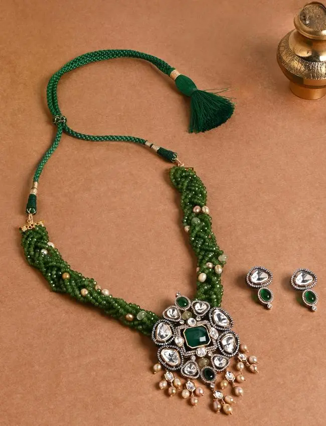 Bedecked Necklace With Earrings JBRMR24NKS65