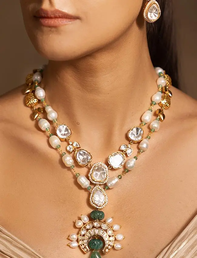 Stylish Green-White-Golden Necklace Set