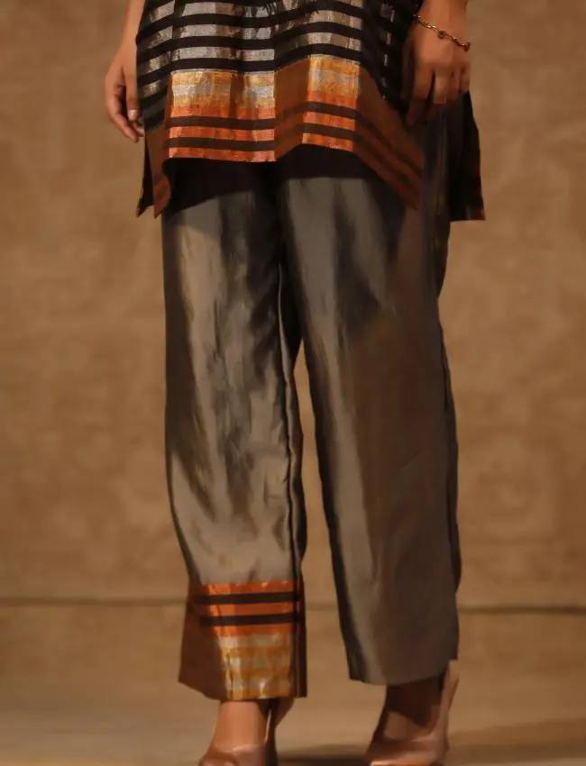 DHUN PATCH ZARI STRIPE HIGH NECK KURTA SET(K06)