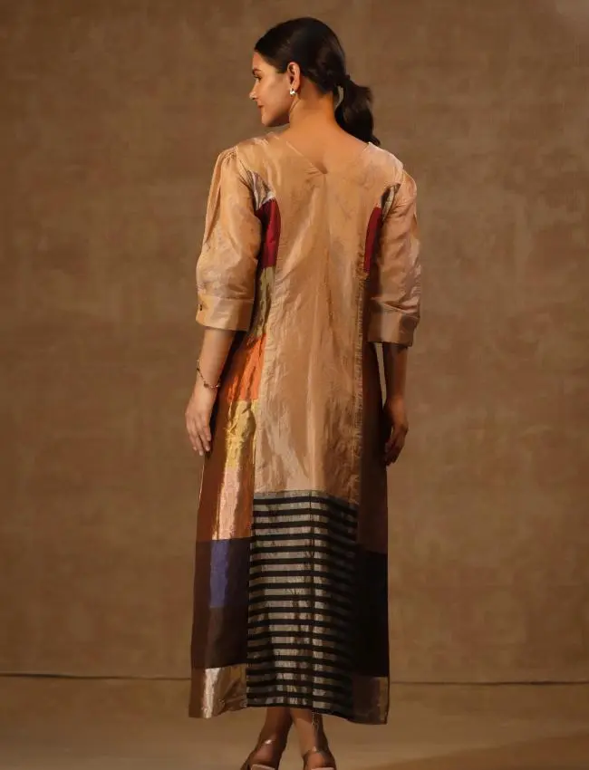 DHUN ZARI STRIPED V - DRESS(K07)