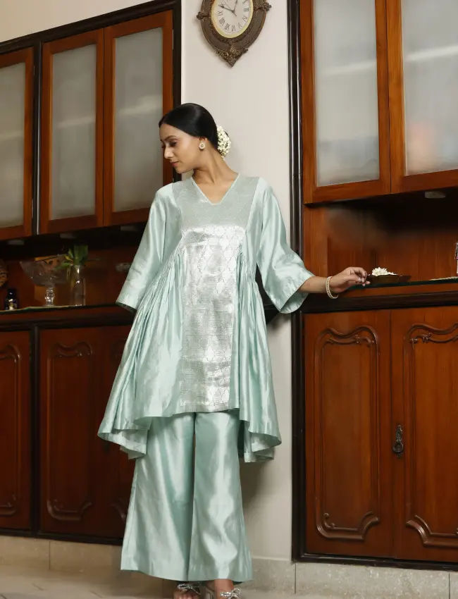 Eeda_Sehej_Blue_Gather_KurtaSet