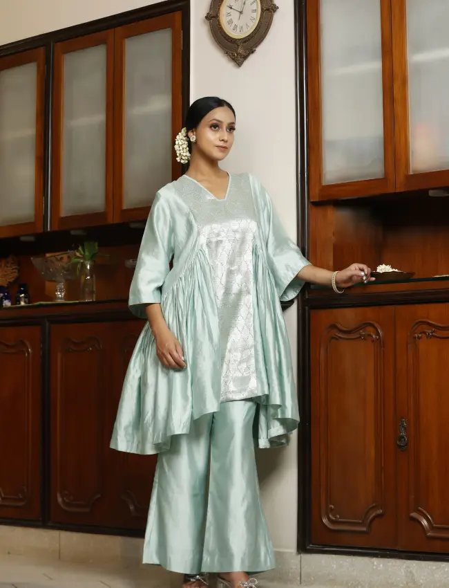 Eeda_Sehej_Blue_Gather_KurtaSet