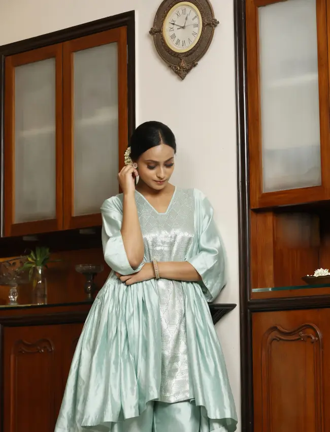 Eeda_Sehej_Blue_Gather_KurtaSet