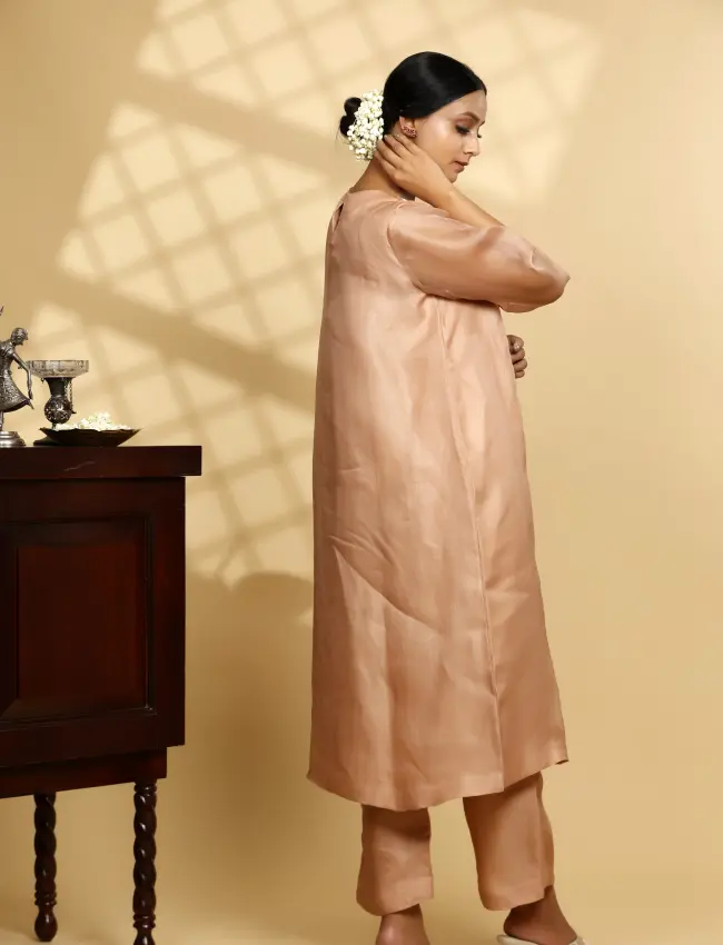 Eeda_Sehej_Peach_Patch_Long_KurtaSet