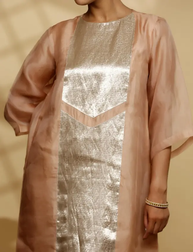 Eeda_Sehej_Peach_Patch_Long_KurtaSet
