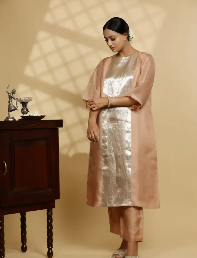 Eeda_Sehej_Peach_Patch_Long_KurtaSet
