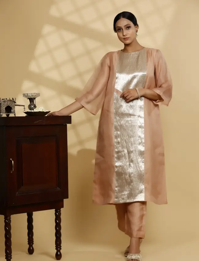 Eeda_Sehej_Peach_Patch_Long_KurtaSet