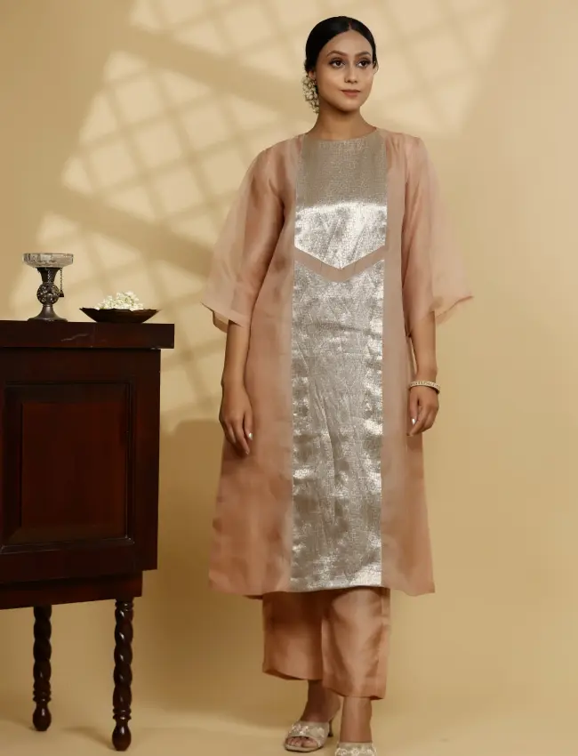 Eeda_Sehej_Peach_Patch_Long_KurtaSet