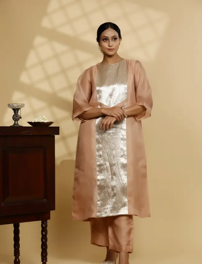 Eeda_Sehej_Peach_Patch_Long_KurtaSet