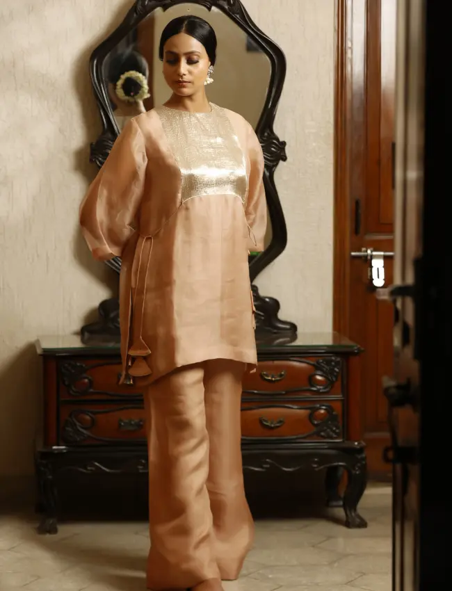 Eeda_Sehej_Peach_Patch_Short_KurtaSet