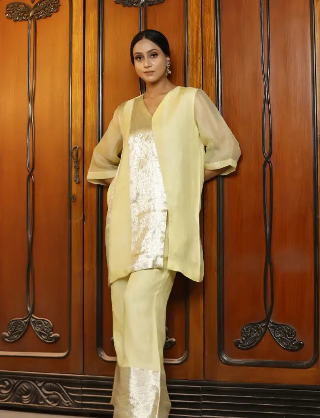 Eeda_Sehej_Yellow_Patch_Short_KurtaSet