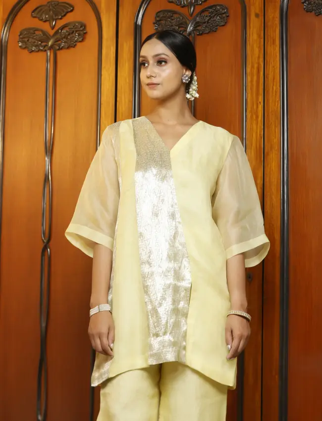 Eeda_Sehej_Yellow_Patch_Short_KurtaSet